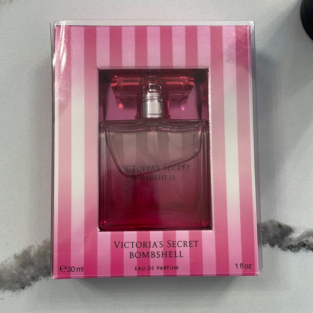 Victoria’s Secret Bombshell Perfume 1.0 OZ